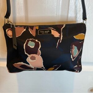 KATE SPADE NEW YORK DAWN TRIPLE GUSSETT CROSSBODY